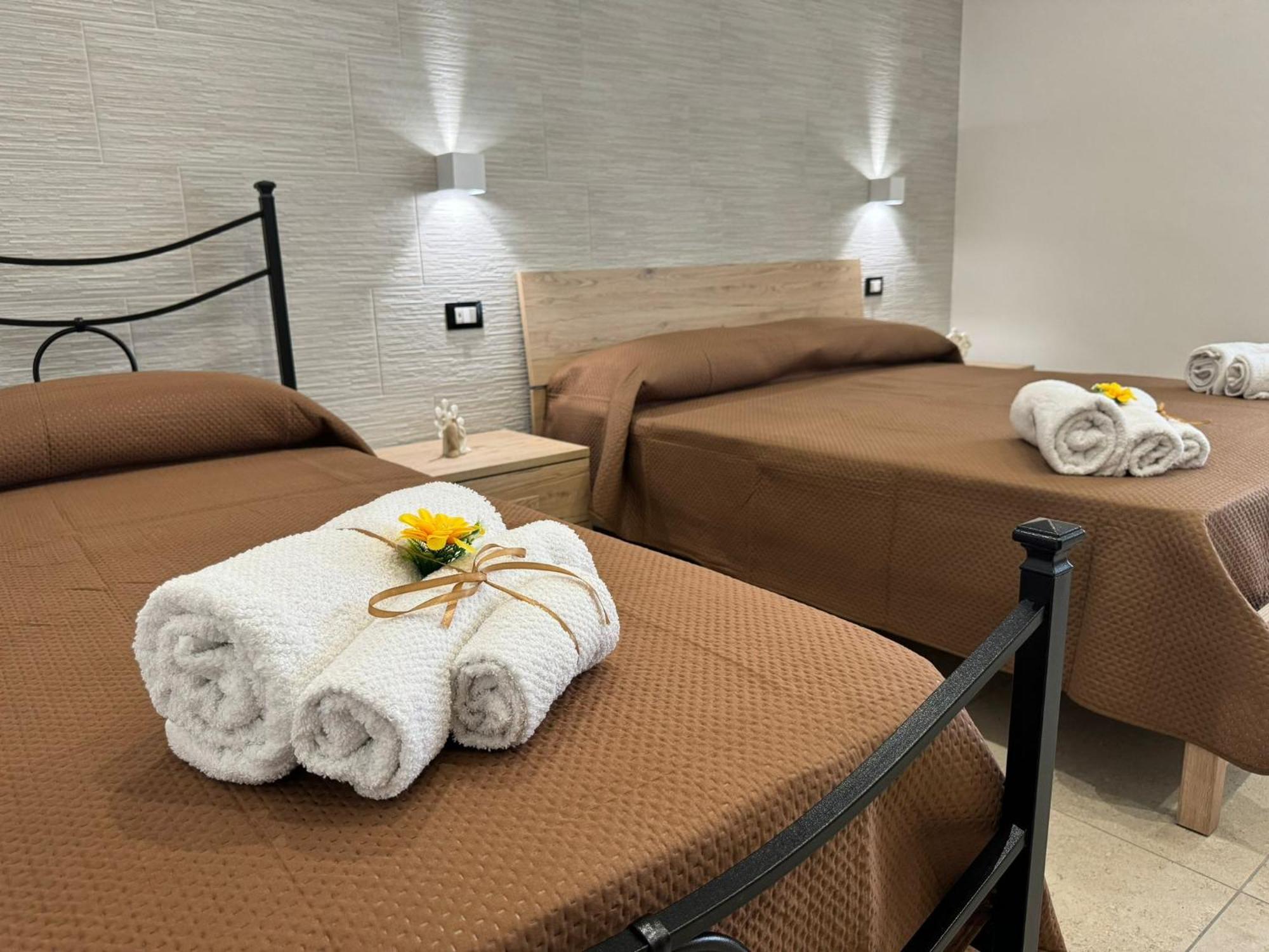 Casa Vacanze La Perla Rara タラント エクステリア 写真